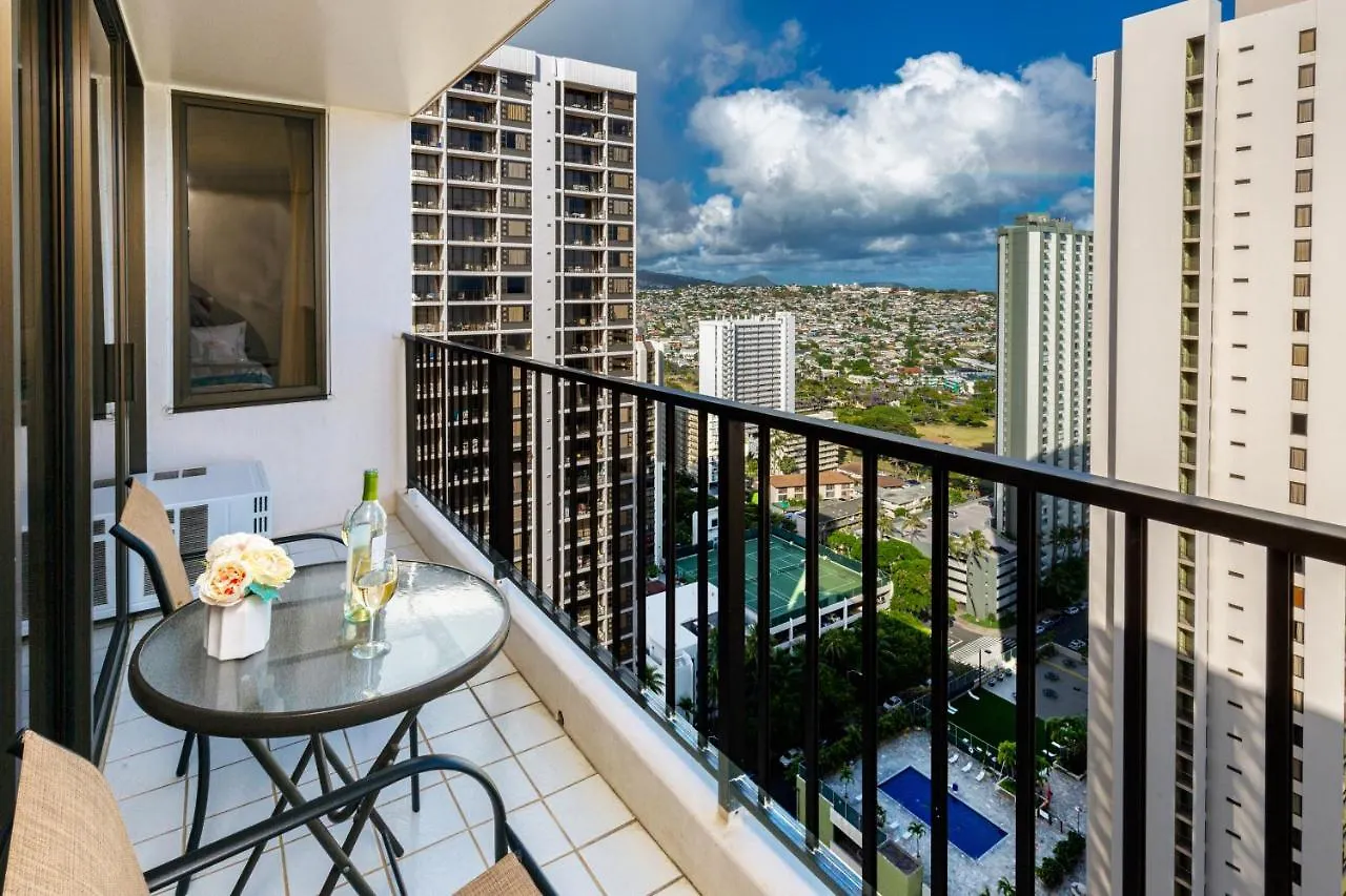 Apartment Ocean View Escape, Steps To Beach & Free Parking! Honolulu