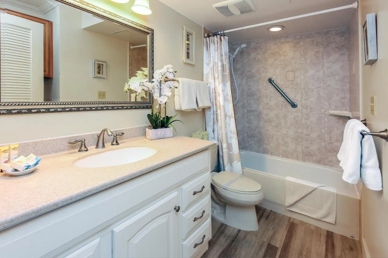 Ocean View Escape, Steps To Beach & Free Parking! Honolulu 0*,  United States
