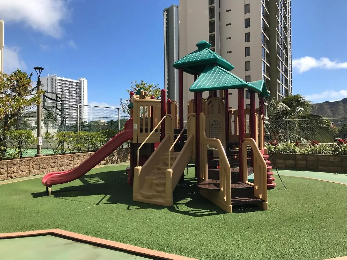 Ocean View Escape, Steps To Beach & Free Parking! Honolulu United States