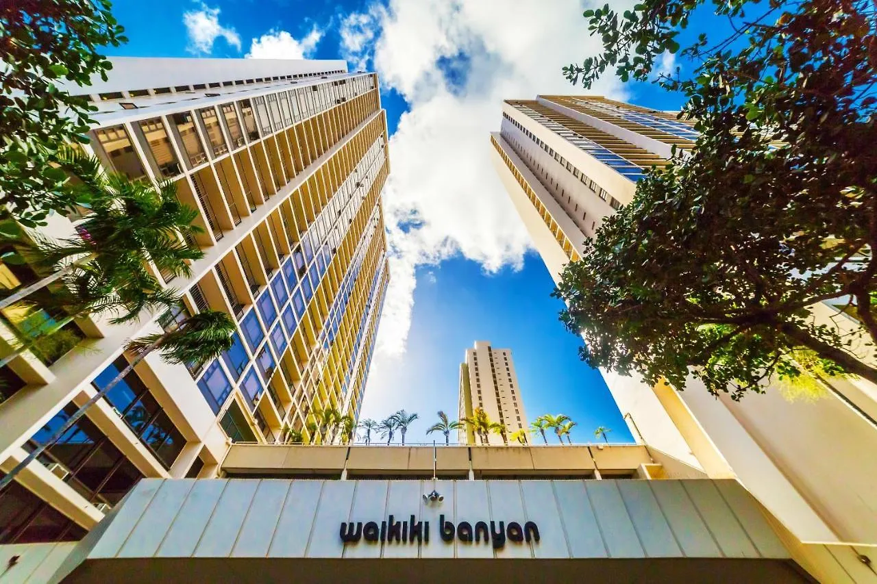 Ocean View Escape, Steps To Beach & Free Parking! Honolulu