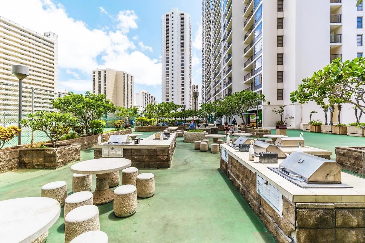 Ocean View Escape, Steps To Beach & Free Parking! Honolulu