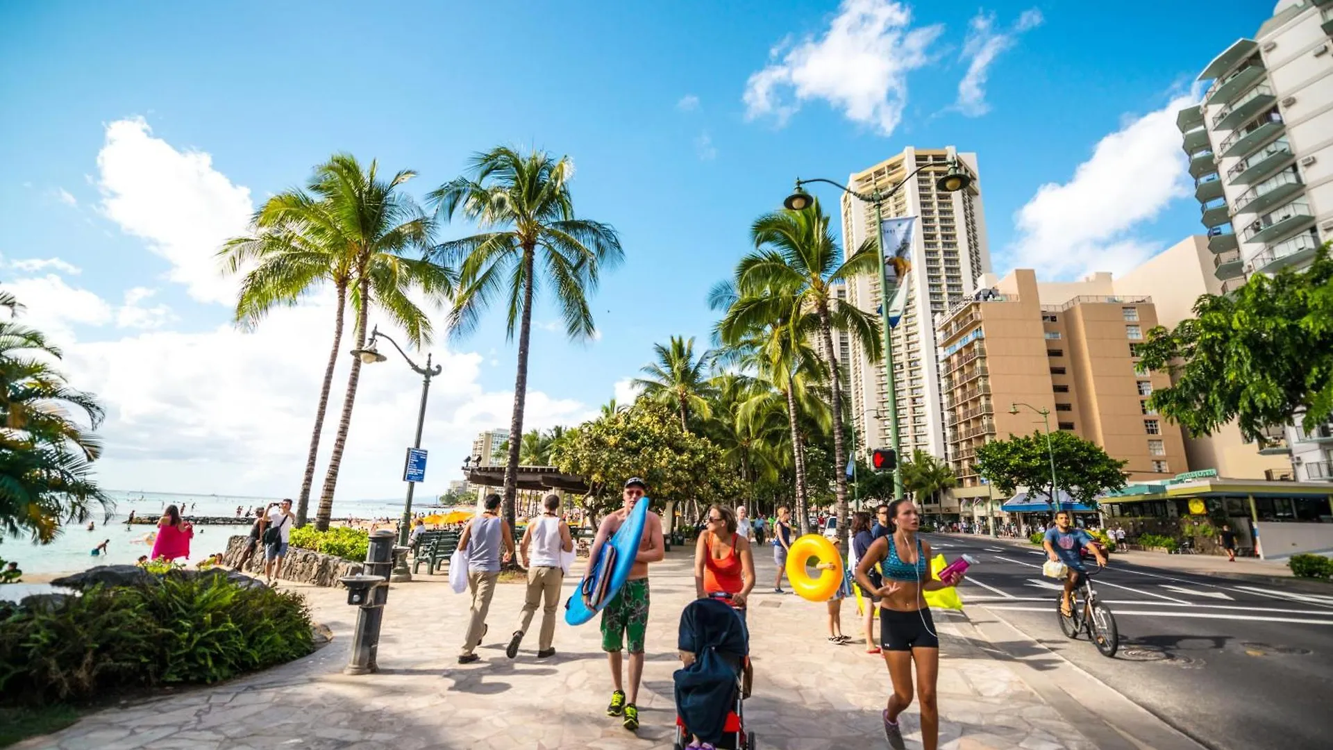 Ocean View Escape, Steps To Beach & Free Parking! Honolulu Apartment