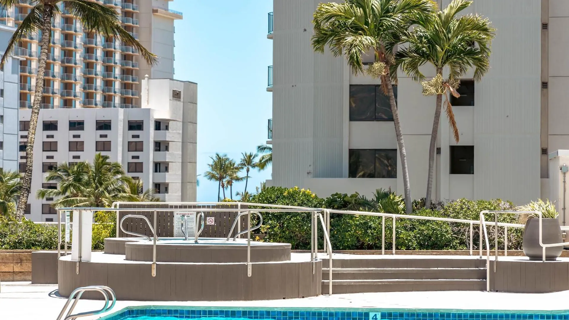 Ocean View Escape, Steps To Beach & Free Parking! Honolulu United States