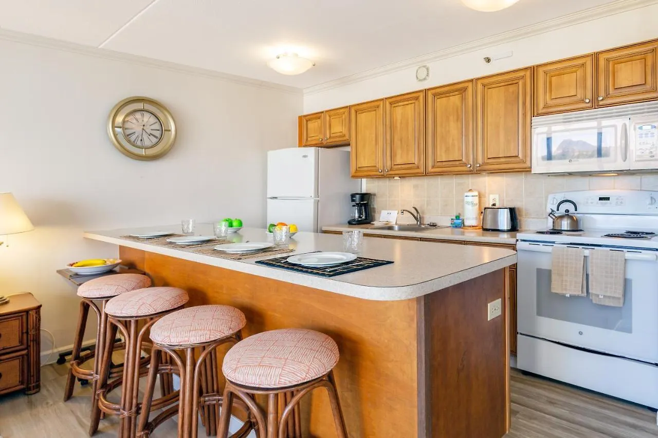 Apartment Ocean View Escape, Steps To Beach & Free Parking! Honolulu